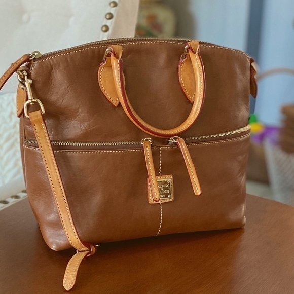 Dooney & Bourke Double Front Pocket Satchel/Crossbody EUC - Picture 1 of 8